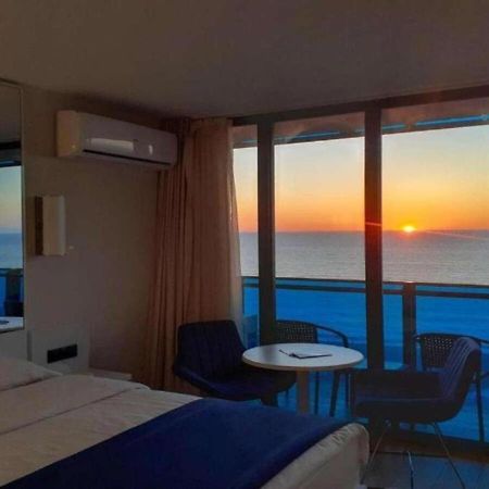 Holiday In Orbi Apartment Батуми Екстериор снимка