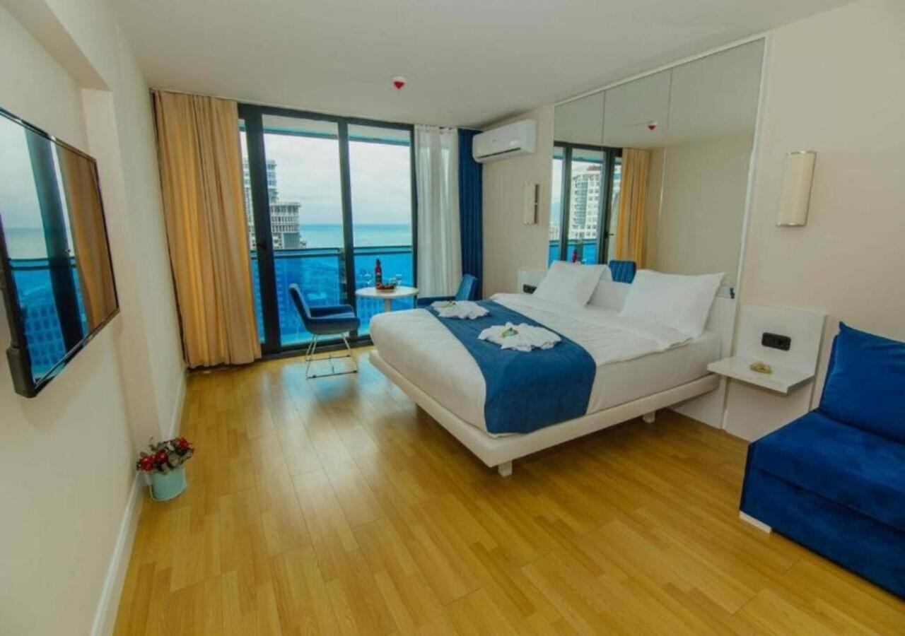 Holiday In Orbi Apartment Батуми Екстериор снимка